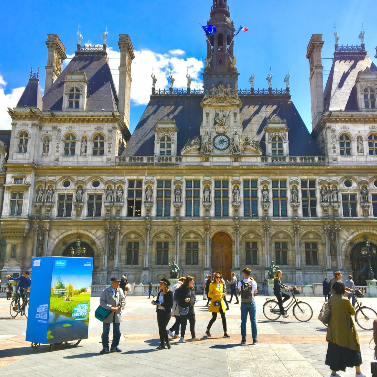 Veymont - KubeExpo - C015 - Paris Hotel de Ville - Comité Détarnemental de l'Essonne - affichage mobile - street marketing - communication ooh - kubexpo cube expo Large