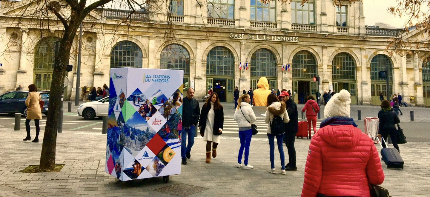 KubeExpo - L004 - Gare Lille Flandres - Vercors Office de Tourisme- affichage mobile - street marketing - communication ooh - kubexpo cube expo