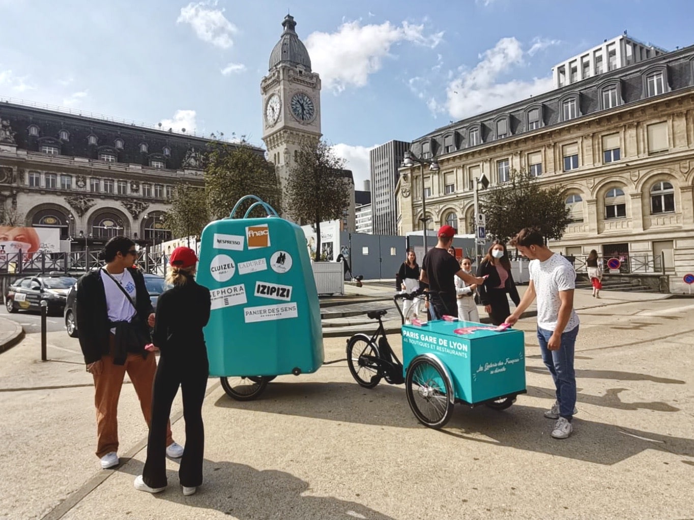 Velo Expo pour SNCF Paris Gare de Lyon - banniere - affichage mobile a velo - objet 3D geant - communication - information - point info a velo - street marketing - drive to store