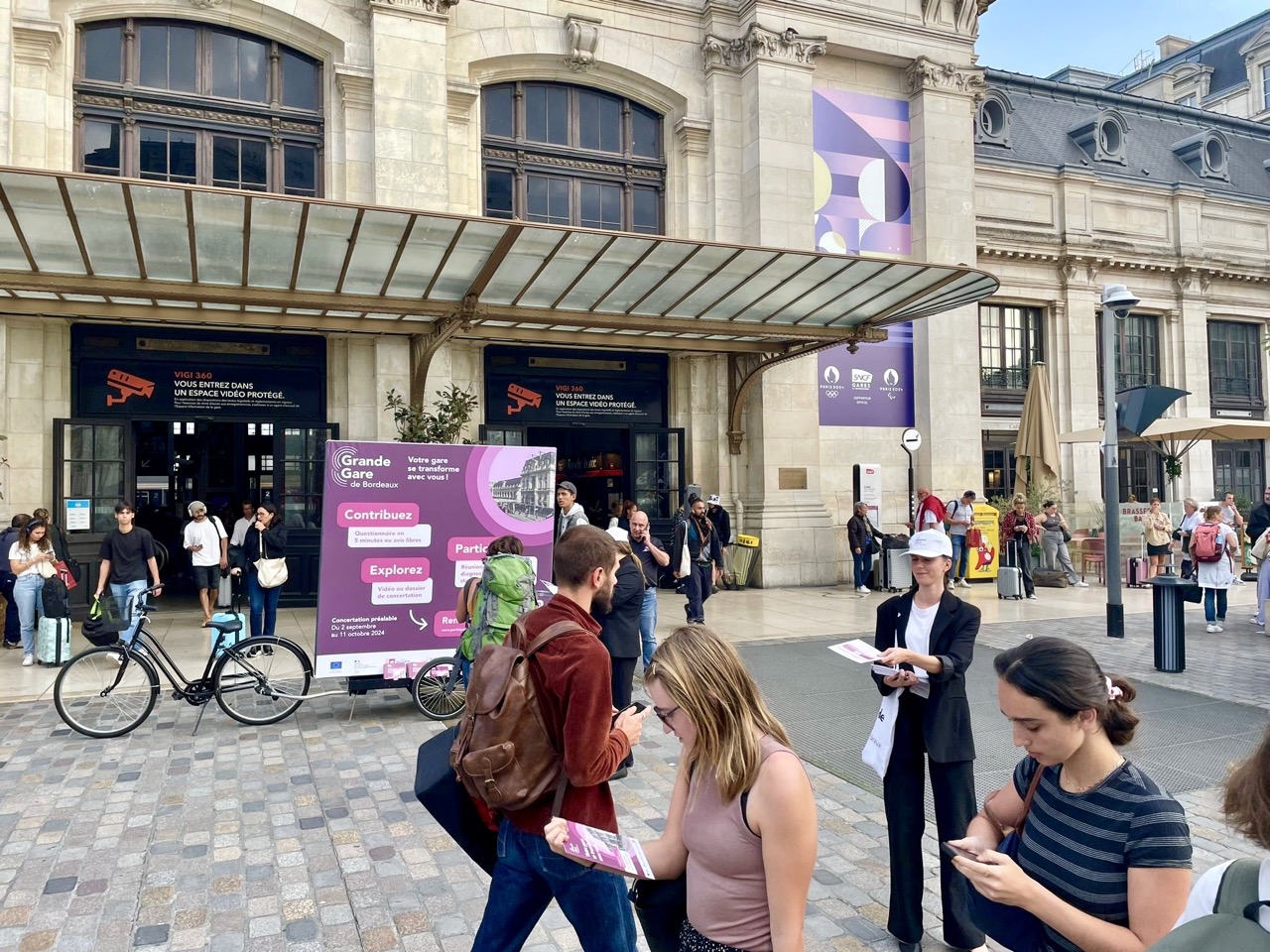 Velo Expo pour Grande-Gare de Bordeaux. Activation ooh street marketing a velo publicitaire a Bordeaux | Velo Expo | Agence Veymont